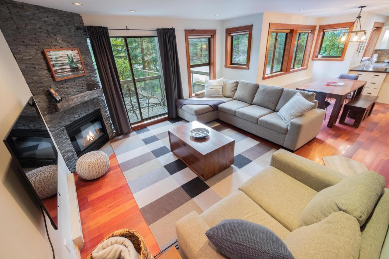 Greyhawk By Outpost Whistler Villa Buitenkant foto