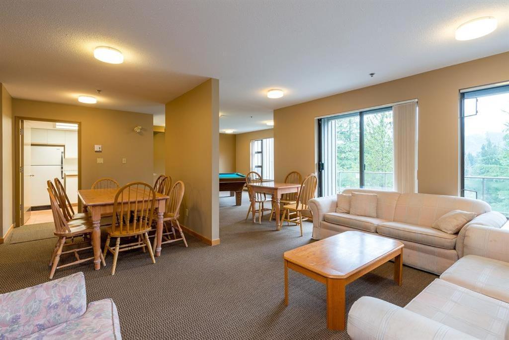 Greyhawk By Outpost Whistler Villa Buitenkant foto