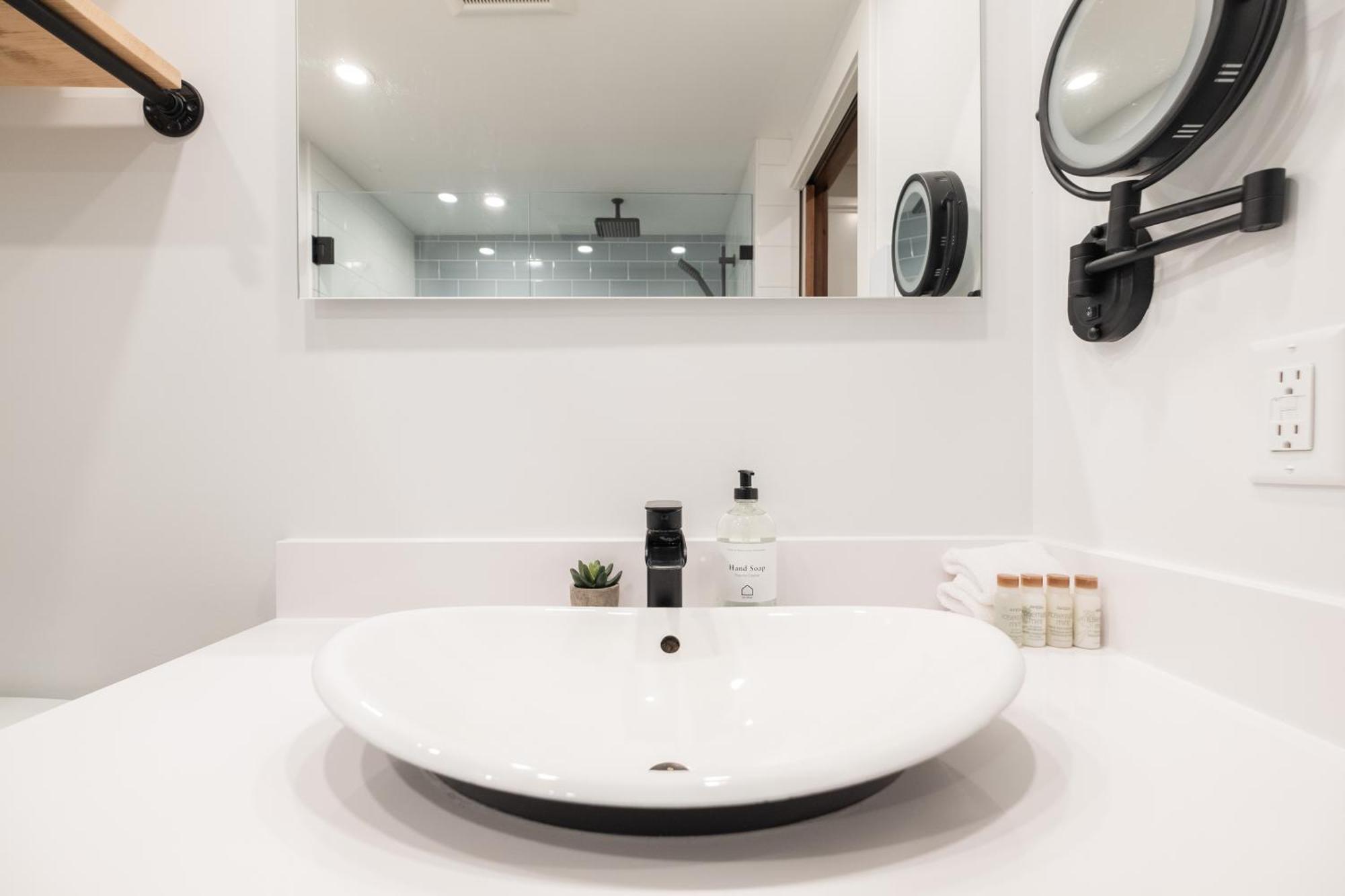 Greyhawk By Outpost Whistler Villa Buitenkant foto