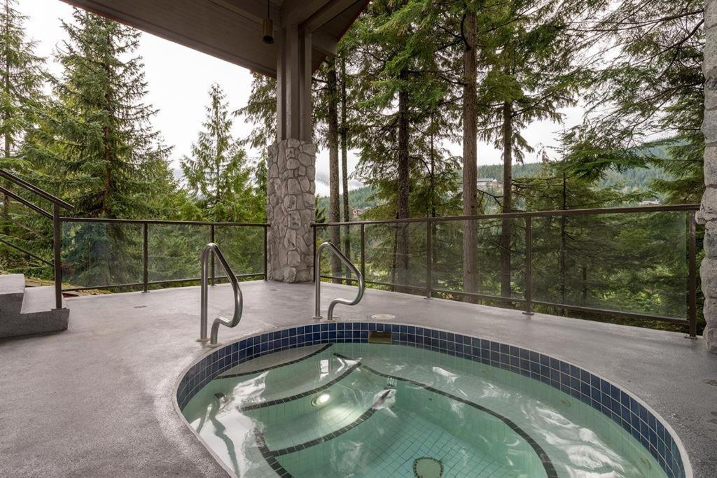 Greyhawk By Outpost Whistler Villa Buitenkant foto