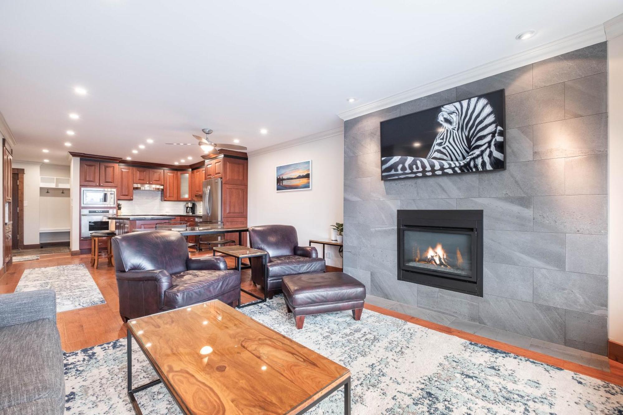Greyhawk By Outpost Whistler Villa Buitenkant foto