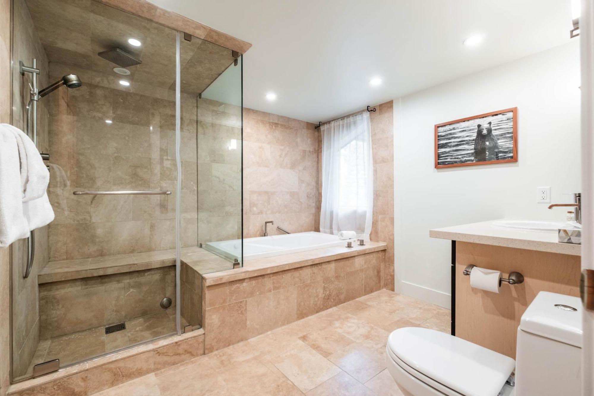 Greyhawk By Outpost Whistler Villa Buitenkant foto