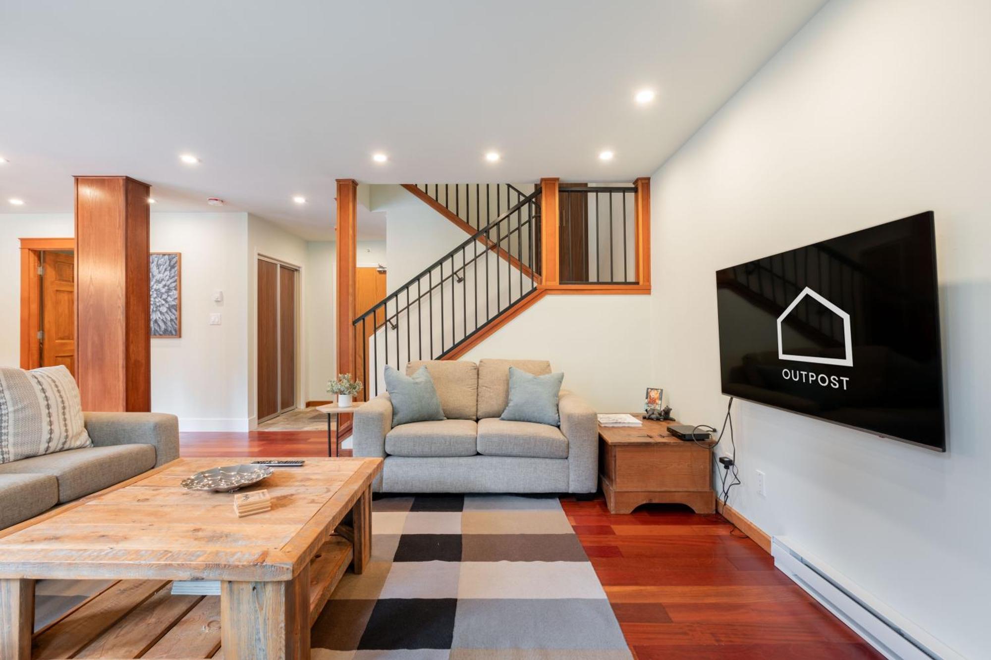 Greyhawk By Outpost Whistler Villa Buitenkant foto