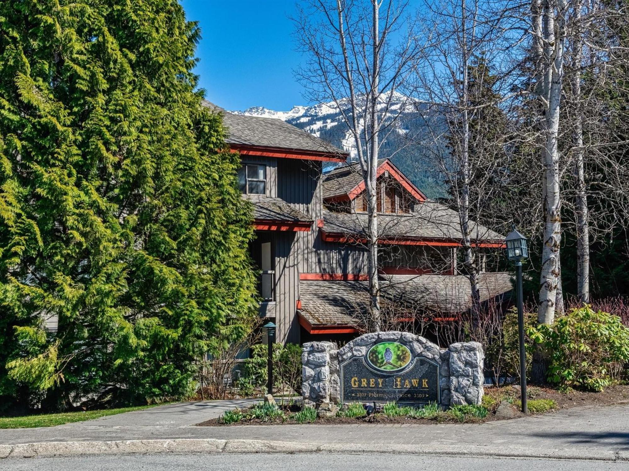Greyhawk By Outpost Whistler Villa Buitenkant foto