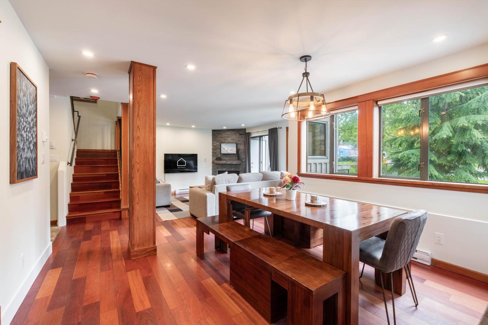 Greyhawk By Outpost Whistler Villa Buitenkant foto