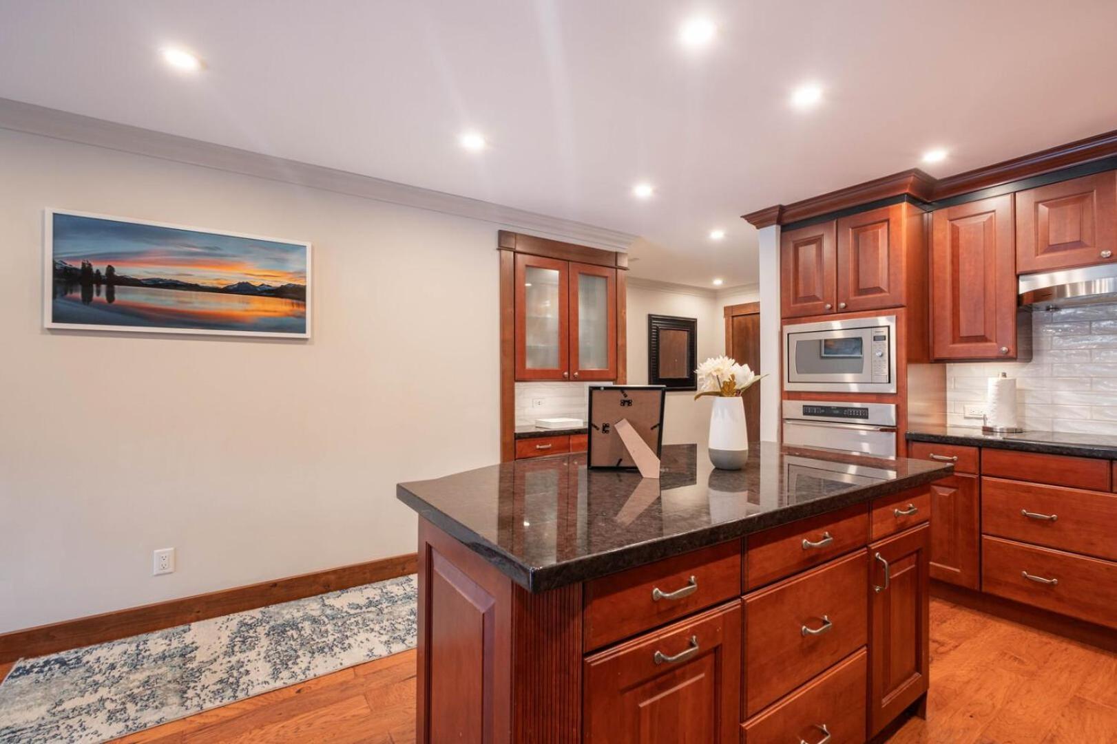 Greyhawk By Outpost Whistler Villa Buitenkant foto