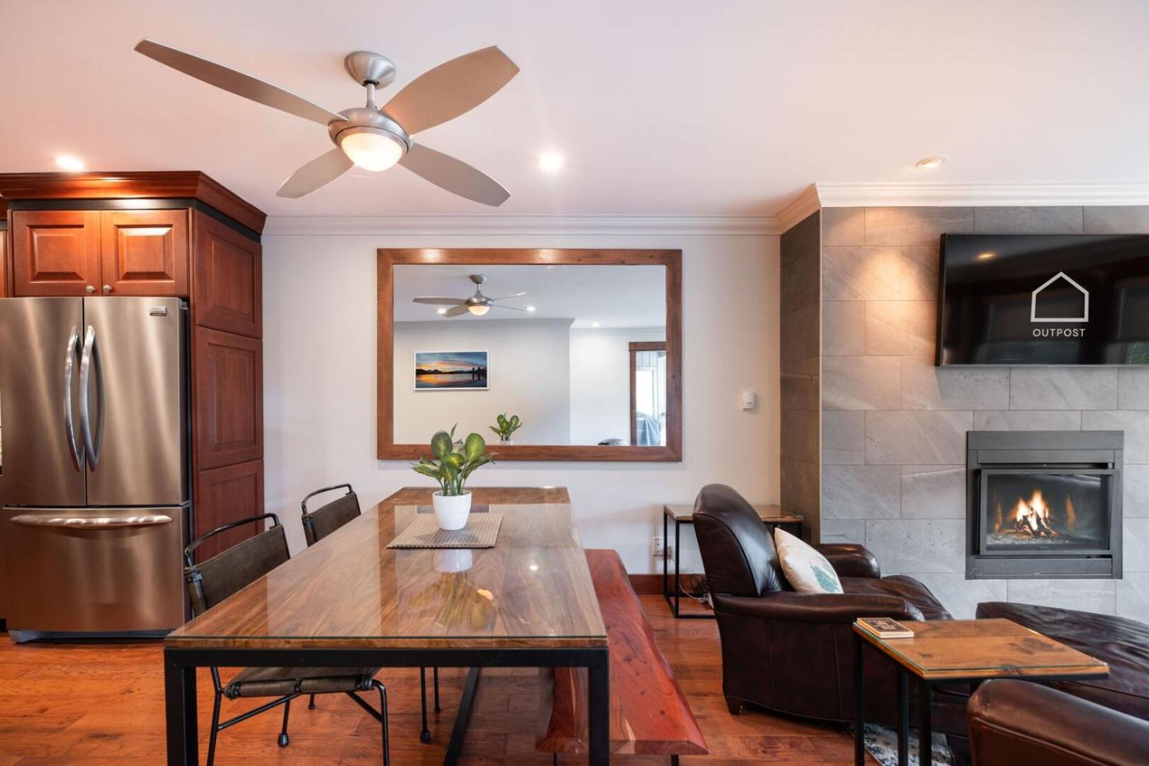 Greyhawk By Outpost Whistler Villa Buitenkant foto